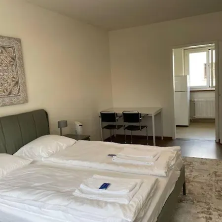 Functional Nearby Opera - Cross 7 Apartment *