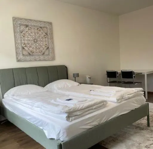 Functional Nearby Opera - Cross 7 Zurich