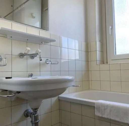 Functional Nearby Opera - Cross 7 아파트 *